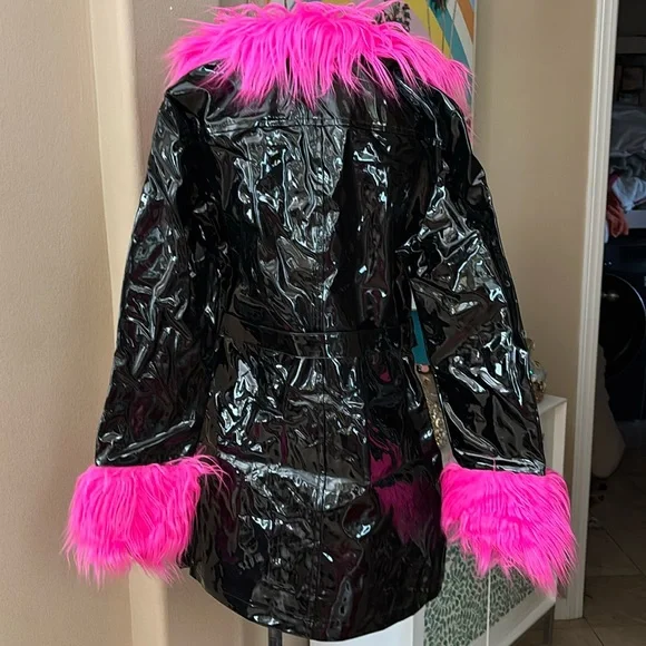 Dolls Kill x BRATZ Patent PU w/pink Fur Trim Lined Trench Coat NWT - Picture 5 of 11